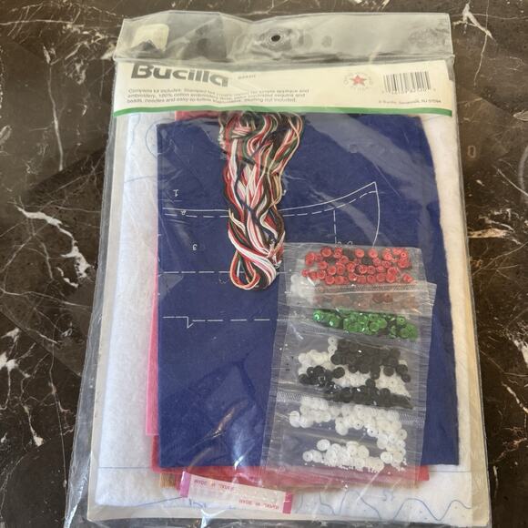 Bucilla Felt Applique Christmas Stocking Kit “HERE HE COMES” 18 inch - Picture 2 of 3